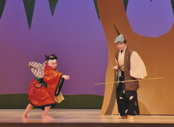 2月22日公演写真2：清元「彦市ばなし」から　彦市-尾上菊之丞　殿様-若柳吉優人　天狗の子-若柳庸子