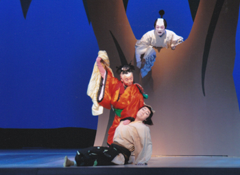 2月22日公演写真4：清元「彦市ばなし」から　彦市-尾上菊之丞　殿様-若柳吉優人　天狗の子-若柳庸子